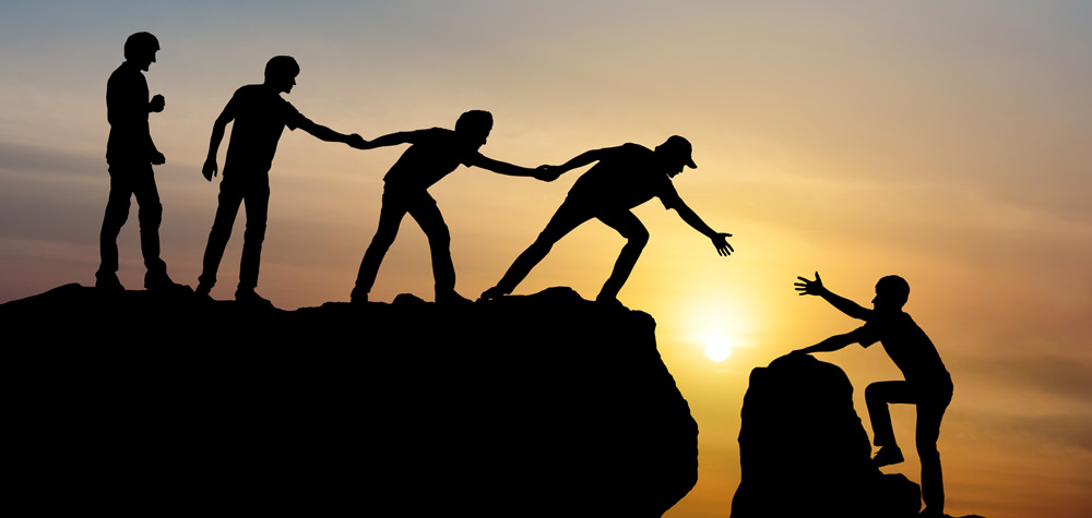 careers-header row of veterans helping each other
